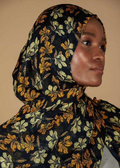 Graphic Floral Print Hijab
